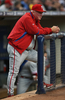 ミルウォーキー・ブルワーズ戦で指揮を執るフィラデルフィア・フィリーズのチャーリー・マニエル（%%Charlie Manuel%%）監督。。（2008年4月25日撮影）(c)AFP/Getty Images/Jonathan Daniel