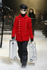 フランス・パリ市内で発表された「モンクレール ガム・ルージュ（Moncler Gamme Rouge）」12/13年秋冬コレクション（2012年3月8日撮影）。(c)Moncler Gamme Rouge