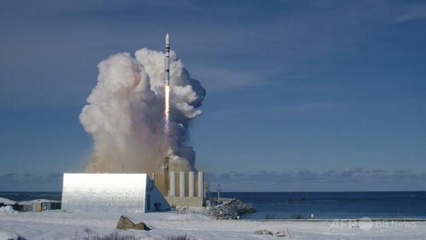 欧州の軌道投入用ロケット、打ち上げ直後に爆発 写真4枚 国際ニュース