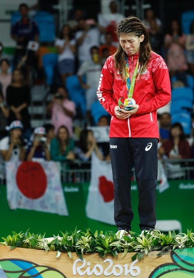 希少 PLATINUM 吉田沙保里 ボールペン 記念品 リオ五輪四連覇ケース付き img_deb470284bc7035731cb9299ec