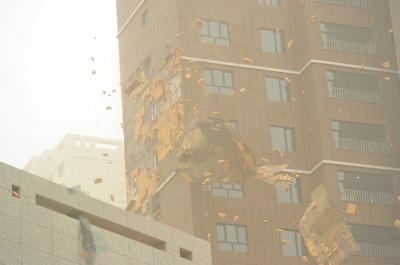 中国西部で強い砂嵐、「オレンジ警報」発令