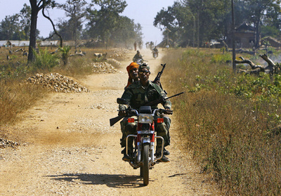 「黒魔術」使った疑いの女性、親族が拷問・殺害 インド