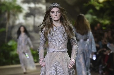 「エリー・サーブ」16年春夏オートクチュール