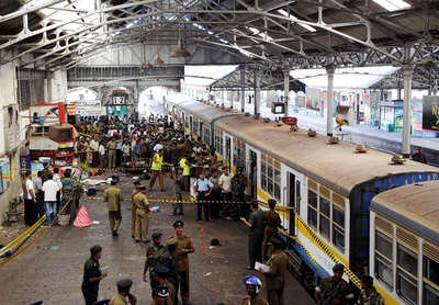 スリランカでテロ相次ぐ、死傷者100人超