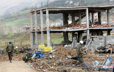 アルバニアの火薬庫爆発、現場の撤去作業始まる