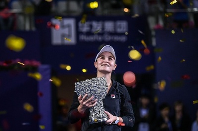 「信じられない一年」、バーティが有終のWTAエリート・トロフィー制覇