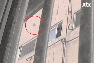 韓国・失われたマナー…焼酎瓶からチラシまで、隣の窓からゴミが降る