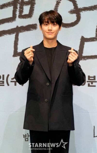 イ・ドヒョン、14日に軍入隊…空軍軍楽隊に服務