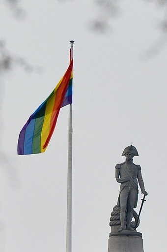 英国で同性婚認める新法が施行