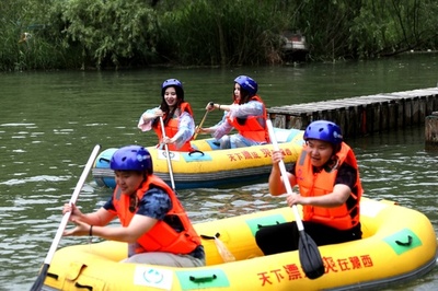 同じ顔が二人ずつ、100組の双子が川下り大会 河南