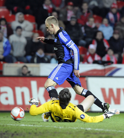 ハンブルガーSV スラヴィア・プラハを下し決勝トーナメントへ