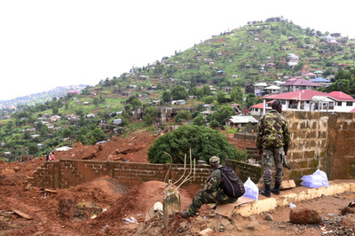 シエラレオネ洪水、人道危機迫る 死者・行方不明者約1000人