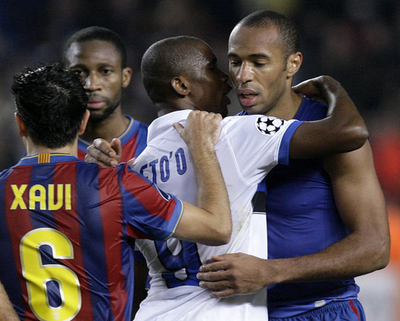 バルセロナ ホームでインテルを下して首位に