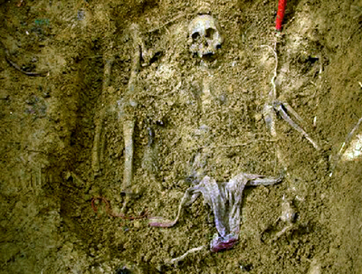 多数の遺体発見、右派民兵組織による虐殺被害者か - コロンビア