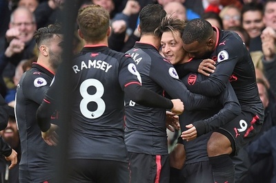 エバートンが降格圏内に転落、アーセナルは5得点奪い快勝