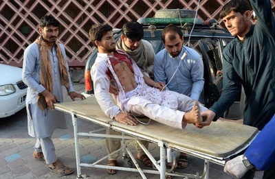 アフガンでISが自爆か 25人死亡 大統領はタリバンとの停戦延長表明