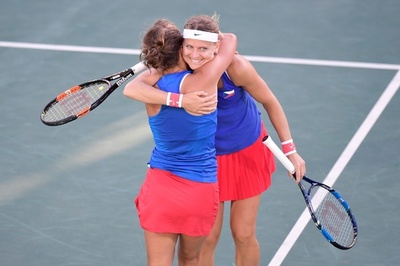 サファロバ/ストリコバ組がチェコ勢対決を制し女子複銅メダル獲得