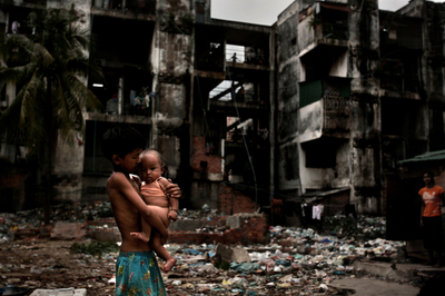 飢餓に苦しむカンボジア、国民34％が貧困層