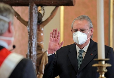 ペルー、1年で6人目の外相 中国製ワクチン「抜け駆け」接種問題