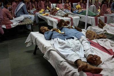 インド首都でガス漏れ、生徒200人病院に搬送