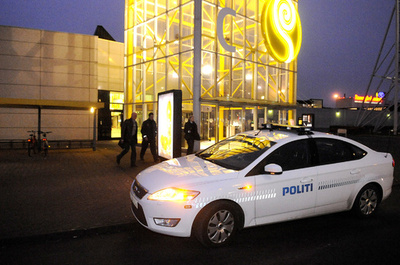 タクシーと間違えてパトカーに、薬物密売人を逮捕 デンマーク