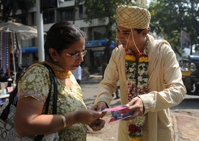 欲張り新郎をやっつけろ！オンラインゲームで花嫁持参金の根絶訴え インド