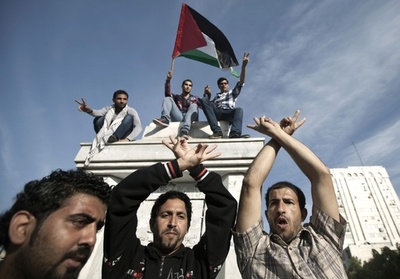 パレスチナ統一政府発足で合意、PLOとハマス