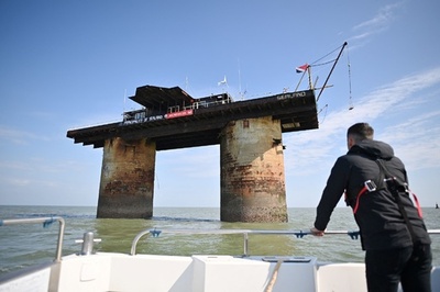 英政府に逆らう小さな「独立国家」 海の上のシーランド公国を訪ねて