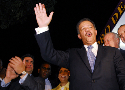 ドミニカ共和国大統領選、現職が再選