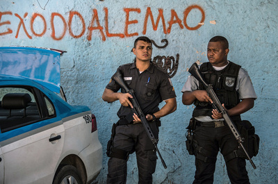 リオ警察で「超法規的」殺害横行、過去10年で8000人超 拷問も