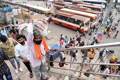 インド、1日の感染者数31万4835人 世界最多に 「二重変異株」猛威か