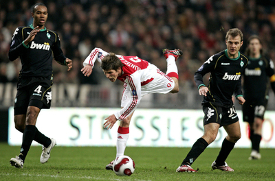 ＜サッカー UEFA杯＞アヤックス ブレーメンに勝利するも決勝トーナメント1回戦敗退 - オランダ