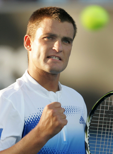 ユーズニー モンクールを破り2回戦へと駒を進める