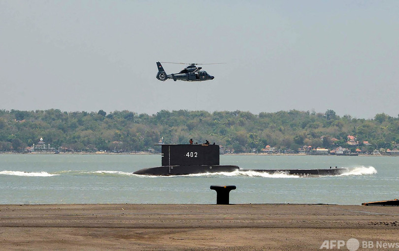 消息絶ったインドネシア潜水艦は沈没、当局見解