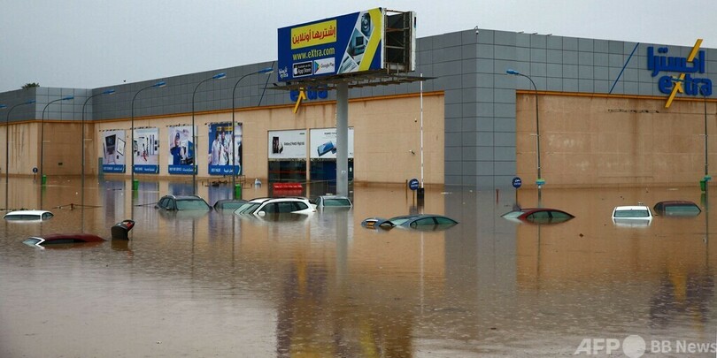 オマーン首都で洪水