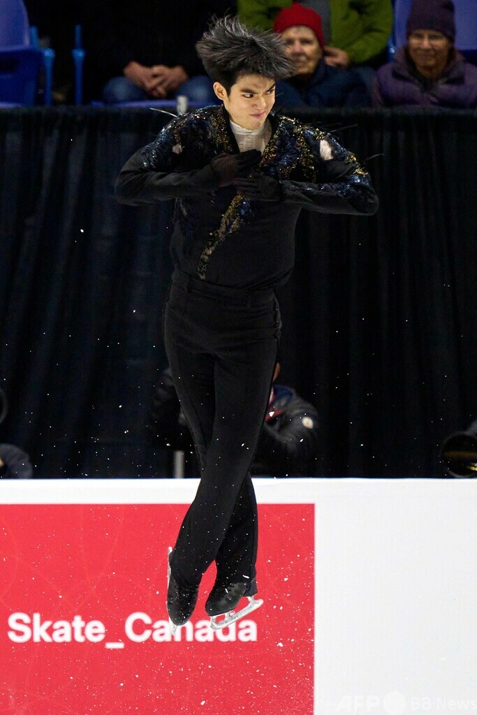 山本草太がSP首位 スケートカナダ