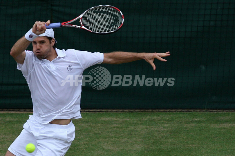 フェデラーが7年連続決勝進出、ウィンブルドン選手権