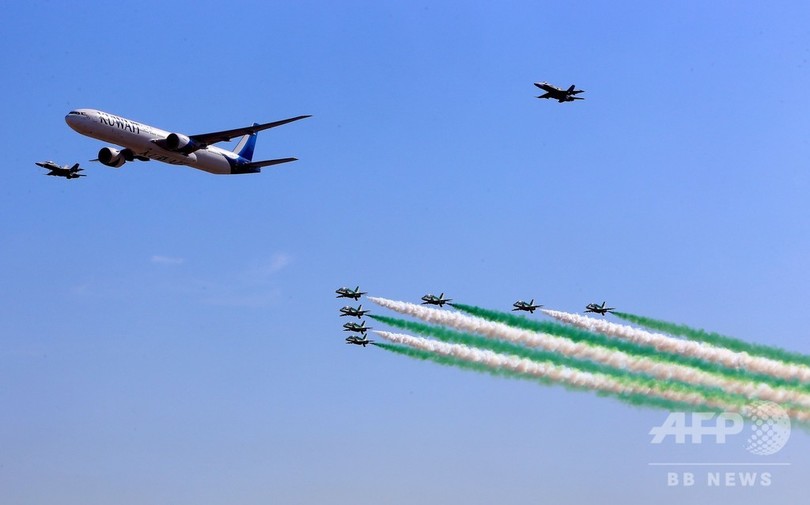 青空はキャンバス クウェート航空ショー 写真19枚 国際ニュース Afpbb News