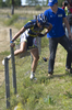 2011ツール・ド・フランス（2011 Tour de France）、第9ステージ（イソワールからサン・フルール、208キロメートル）。テレビ局の車に衝突され落車したヴァカンソレイユDCM（Vacansoleil-DCM）のジョニー・フーガーランド（Johnny Hoogerland、2011年7月10日撮影）。(c)AFP/LIONEL BONAVENTURE