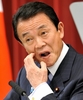 首相官邸での記者会見で質疑に答える麻生太郎（Taro Aso）首相（2009年4月10日撮影、資料写真）。(c)AFP PHOTO/Toru YAMANAKA