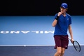 男子テニス、ネクストジェネレーション・ATPファイナルズ決勝。ガッツポーズを見せるヤニック・シナー（2019年11月9日撮影）。(c)Marco Bertorello / AFP