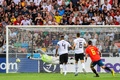 サッカーU-21欧州選手権決勝、スペイン対ドイツ。ゴールを決めるスペインのファビアン・ルイス（右、2019年6月30日撮影）。(c)Miguel MEDINA / AFP