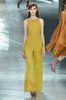 米ニューヨーク市内で発表された「ロダルテ（Rodarte）」14/15年秋冬コレクション（2014年2月11日撮影）。(c)AFP/Getty Images/Slaven Vlasic