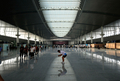 中国の天津（Tianjin）にある高速鉄道の駅構内（2008年7月22日撮影）。(c)AFP/TEH Eng Koon