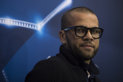 アウベス、古巣バルサの経営陣は「恩知らず」と痛烈批判