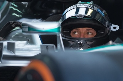 ロズベルグの汗対策に一同仰天！ヘルメットの中にまさかのアレ