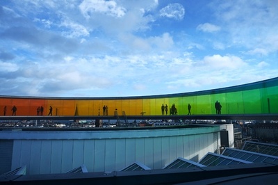 虹色の回廊で空中散歩 デンマーク