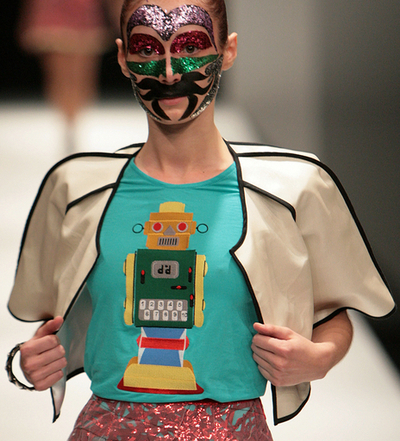 ＜08年春夏リスボン・コレクション＞ディノ・アルヴェス、新作を発表