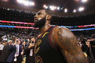 レブロンがキャブスからFAへ、レイカーズや76ersが争奪戦へ 米報道