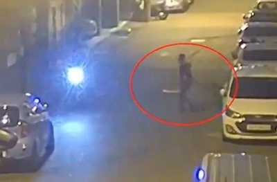 「自転車のヘッドライトまぶしい」…真夜中の路地で鎌を持って走り寄ってきた韓国男性